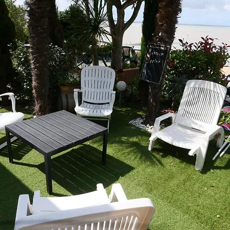 Le Bois Bed & Breakfast